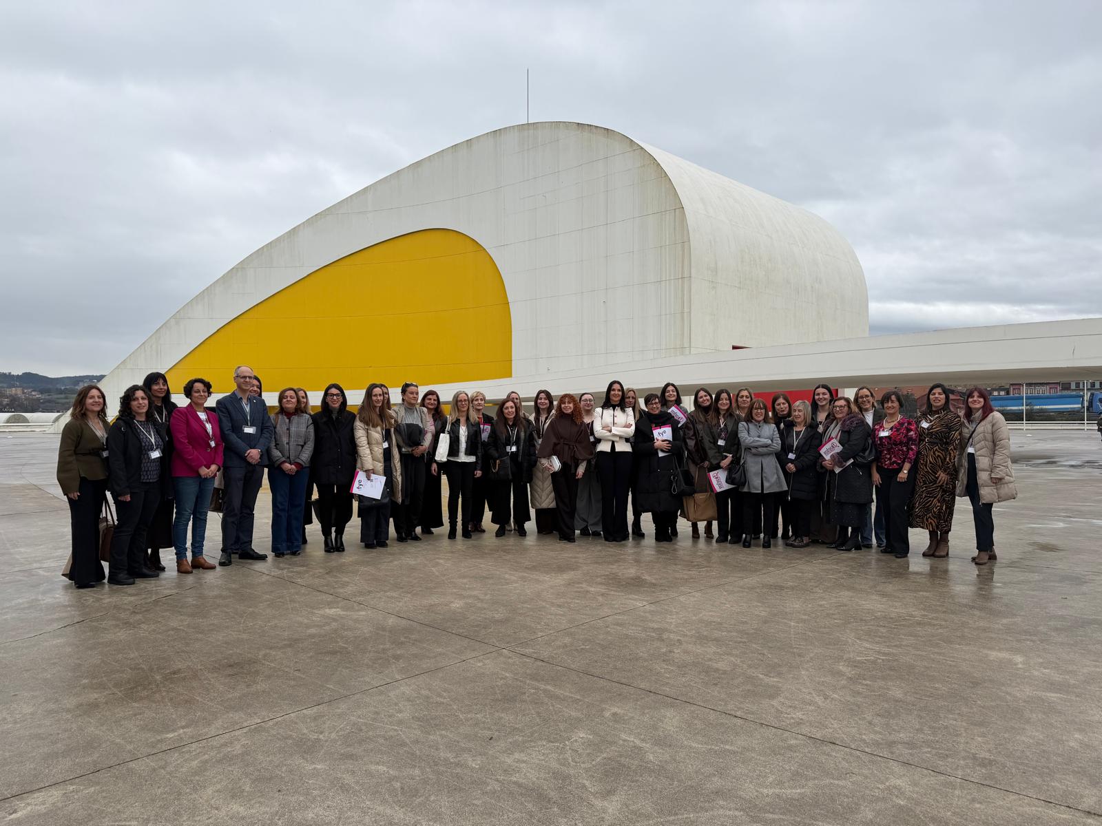 Las participantes de Enfoca Talento 10 conocen a las mentoras que les acogerán en sus empresas
